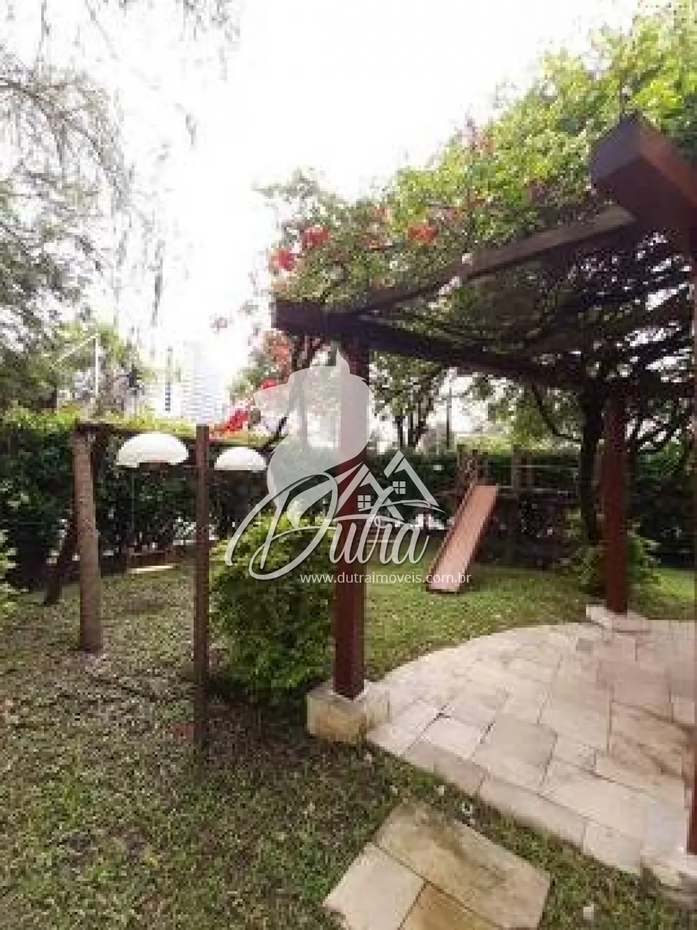 Edifício Villa Arie Pinheiros 173m² 02 Dormitórios 02 Suítes 3 Vagas
