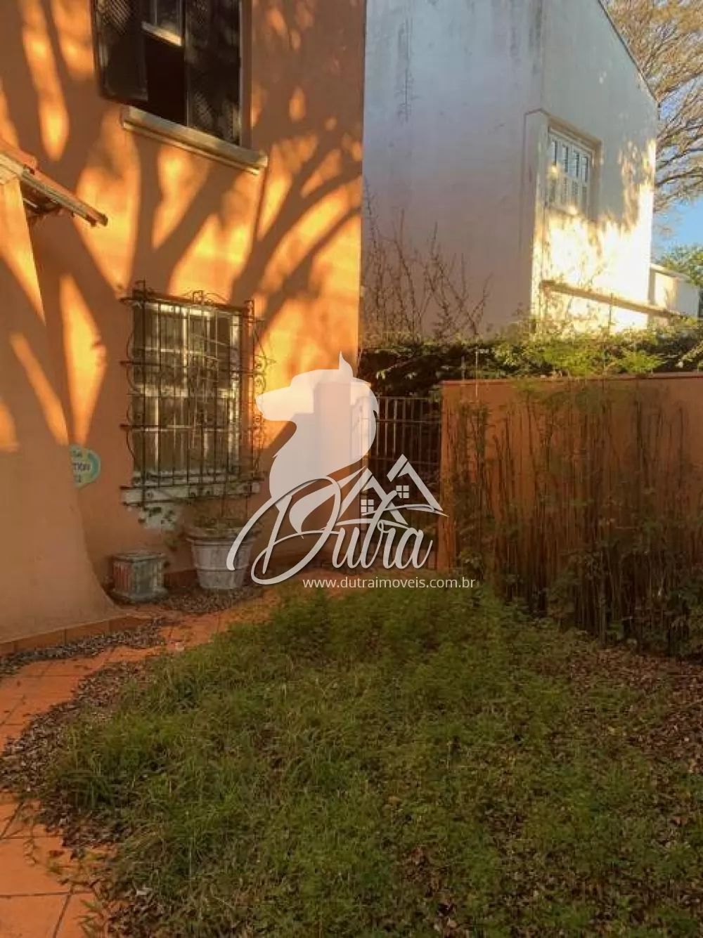 Padrão Jardim Europa 240m² 03 Dormitórios 02 Suítes 3 Vagas