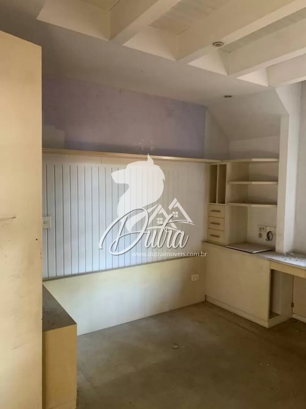 Padrão Jardim Europa 240m² 03 Dormitórios 02 Suítes 3 Vagas