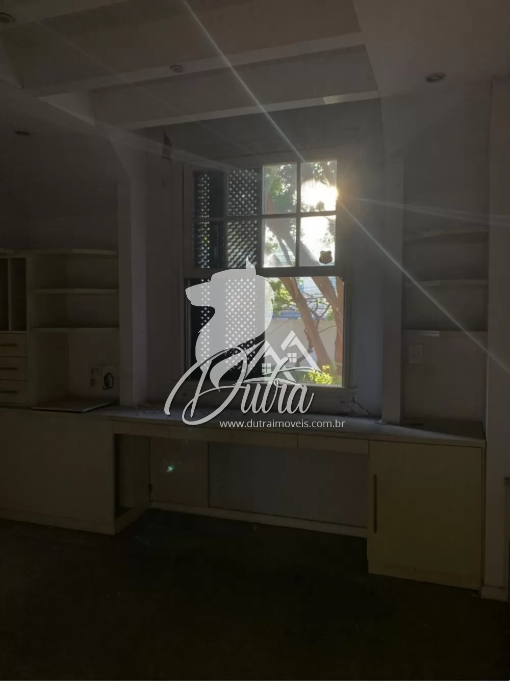 Padrão Jardim Europa 240m² 03 Dormitórios 02 Suítes 3 Vagas