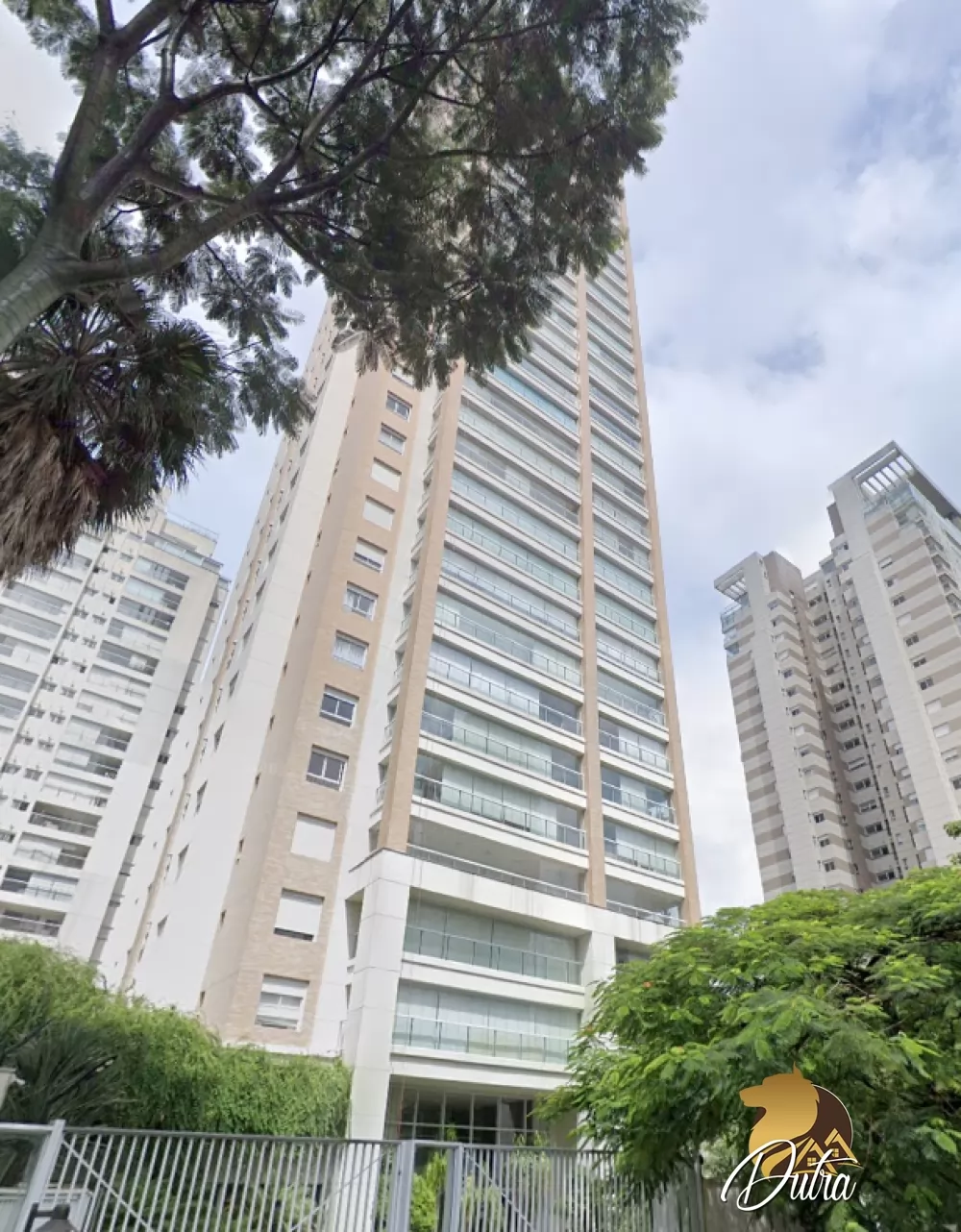 Particolare Campo Belo Campo Belo 383m² 03 Dormitórios 03 Suítes 5 Vagas