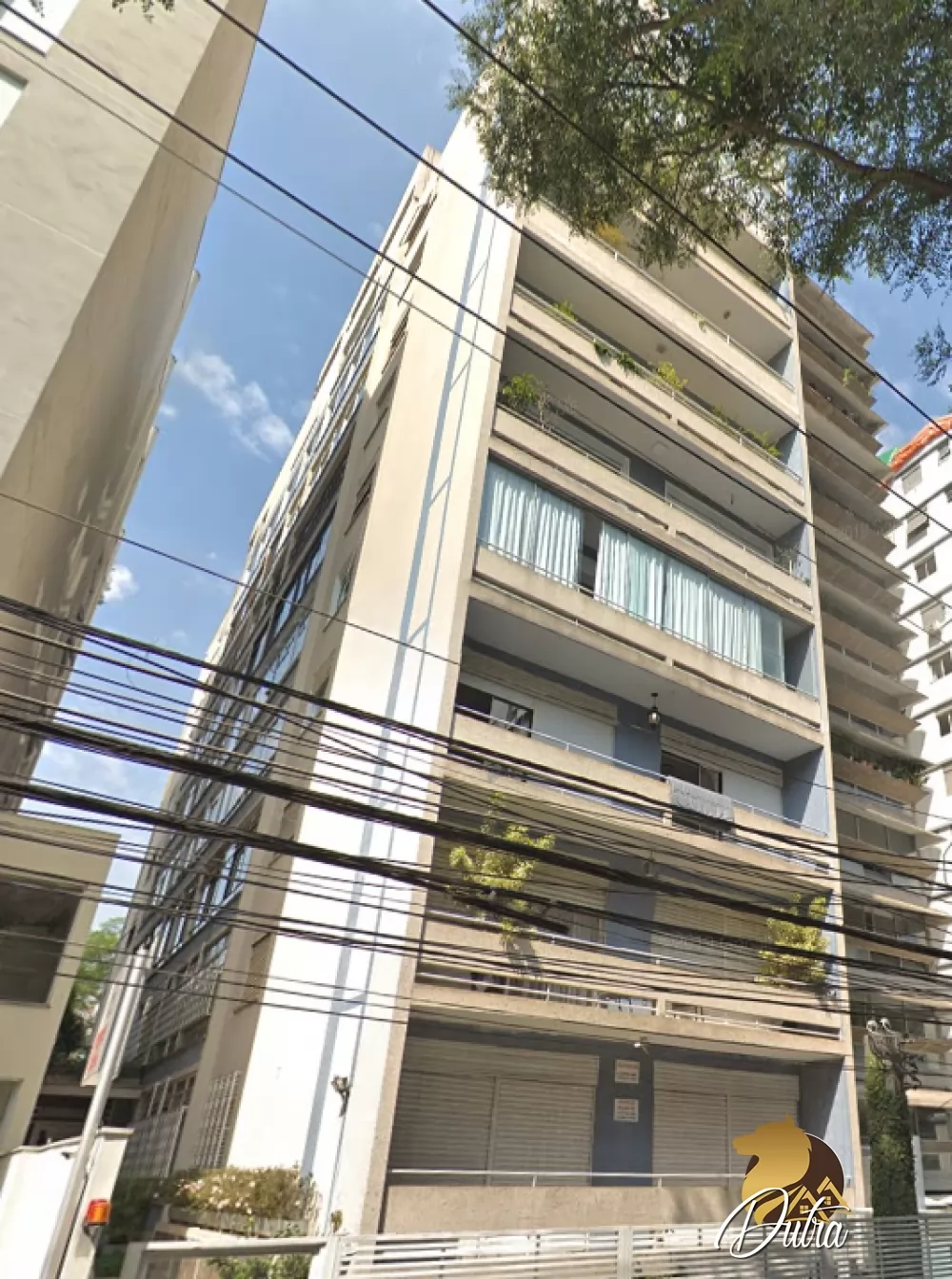 Edifício Henry Cerqueira César 325m² 03 Dormitórios 02 Suítes 2 Vagas
