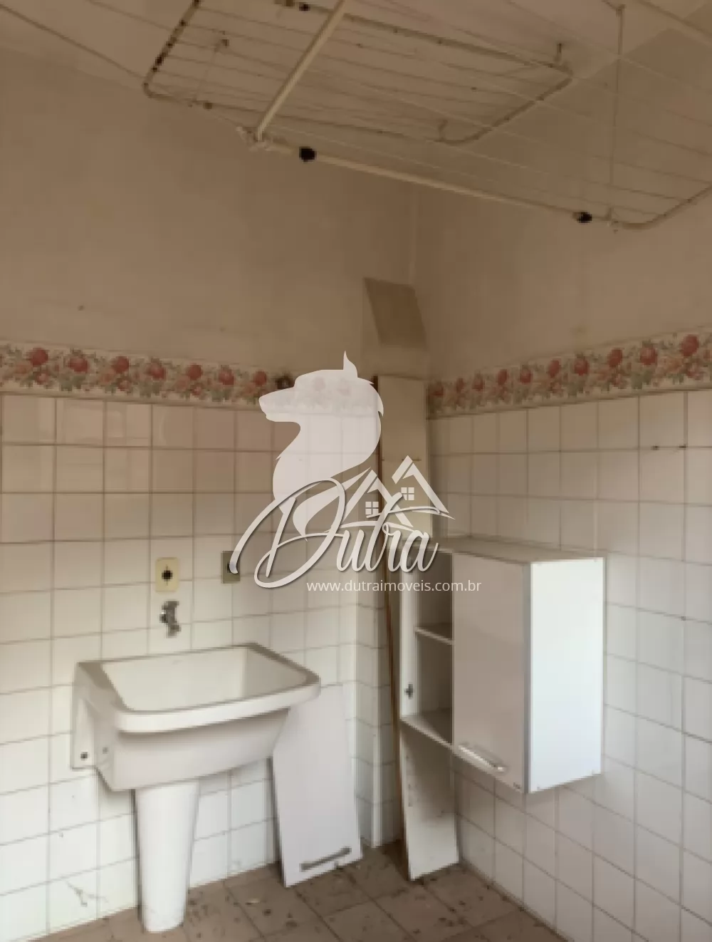 Padrão Jardim Europa 240m² 03 Dormitórios 02 Suítes 3 Vagas