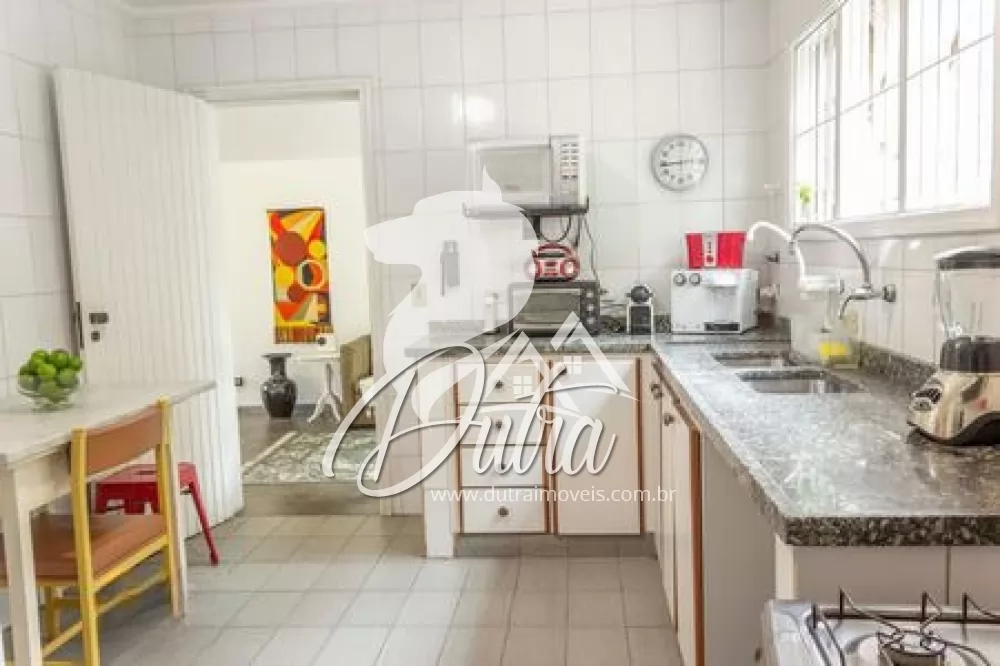 Padrão Cidade Jardim 296m² 03 Dormitórios 02 Suítes 3 Vagas