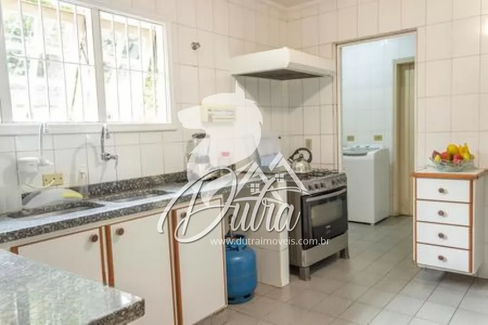 Padrão Cidade Jardim 296m² 03 Dormitórios 02 Suítes 3 Vagas