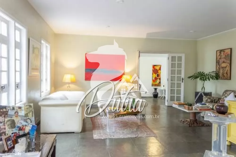 Padrão Cidade Jardim 296m² 03 Dormitórios 02 Suítes 3 Vagas