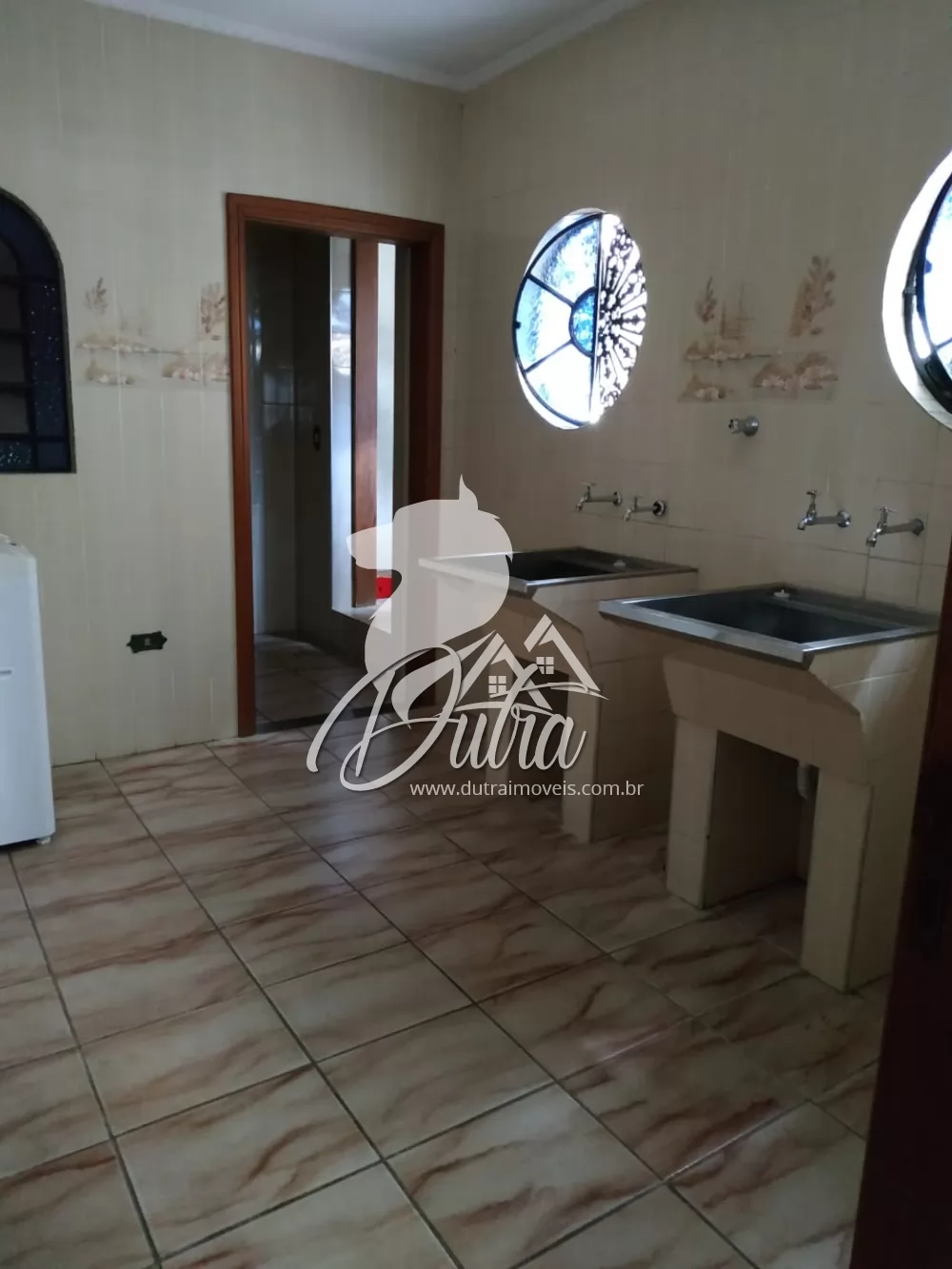 Padrão Jardim Morumbi 460m² 04 Dormitórios 02 Suítes 4 Vagas