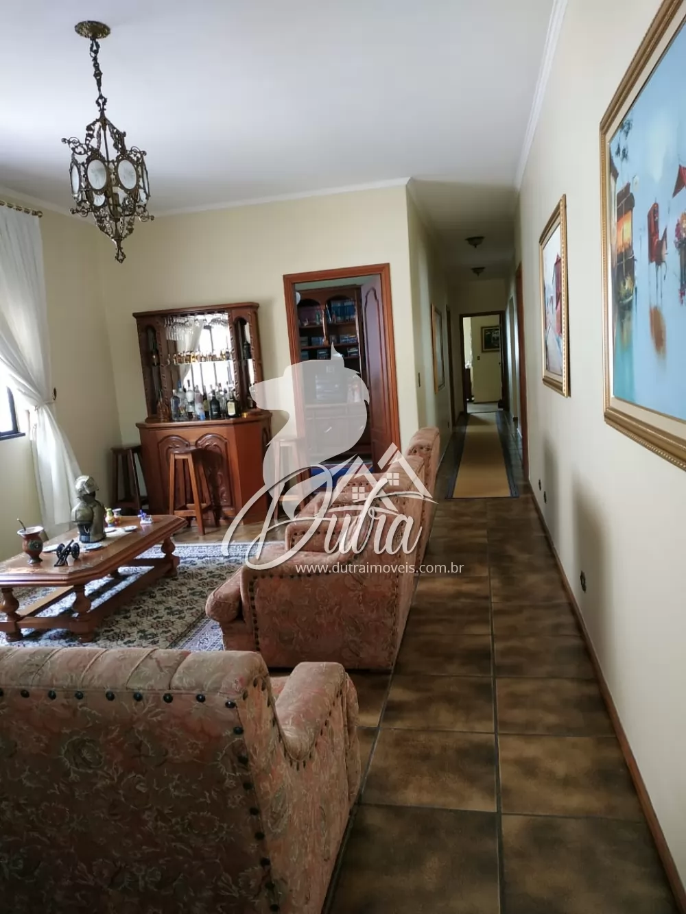Padrão Jardim Morumbi 460m² 04 Dormitórios 02 Suítes 4 Vagas