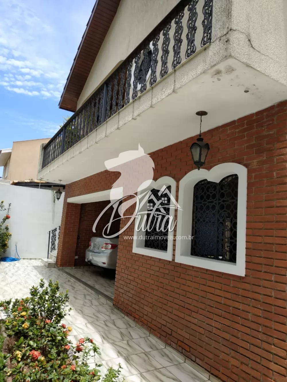 Padrão Jardim Morumbi 460m² 04 Dormitórios 02 Suítes 4 Vagas