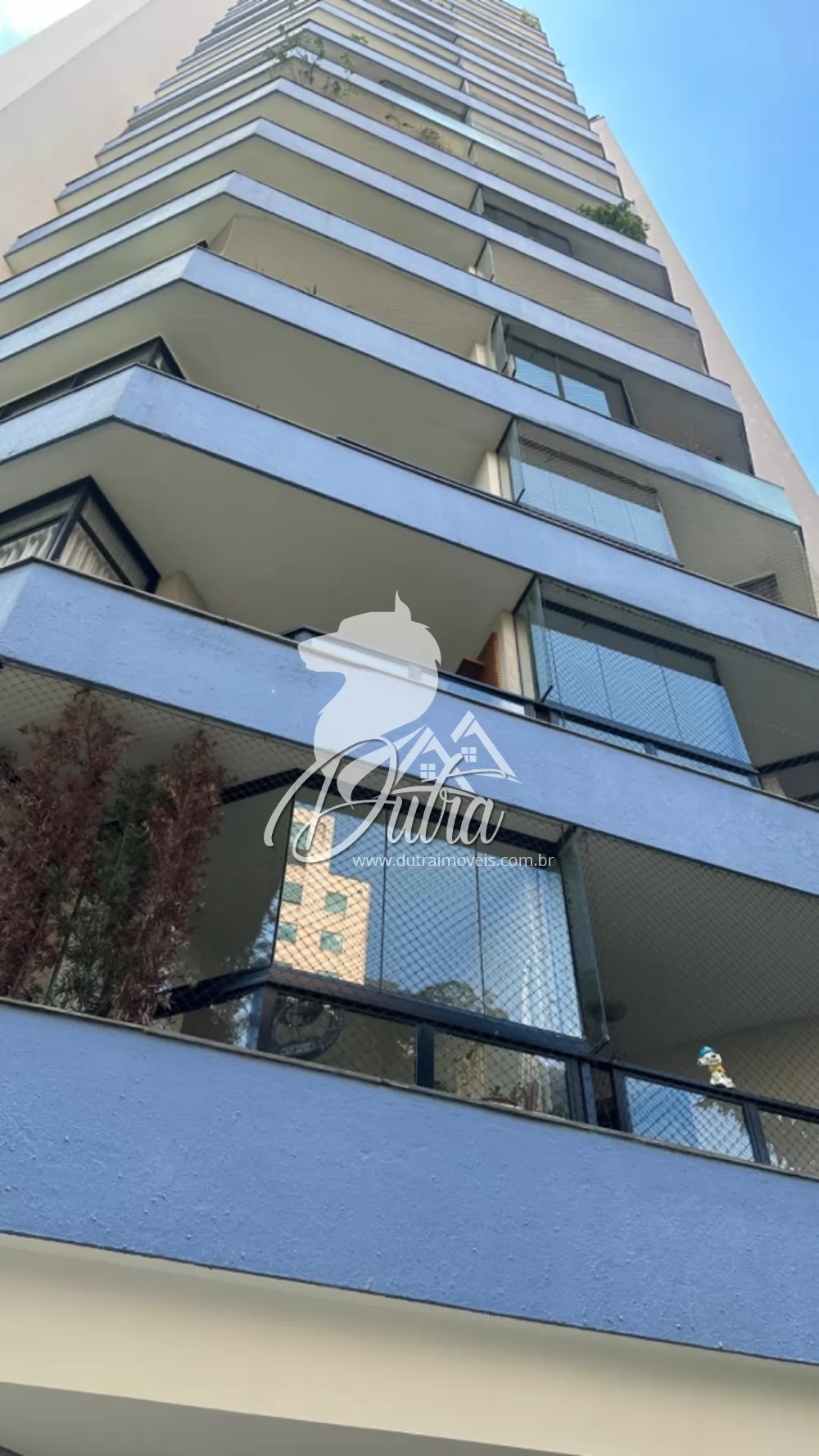 Edifício Asas de Butterfly Itaim Bibi 250m² 04 Dormitórios 03 Suítes 4 Vagas