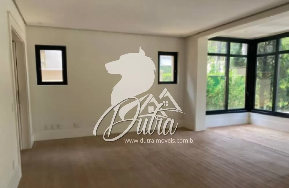Casa de Condomínio Jardim Morumbi 435m² 04 Dormitórios 04 Suítes 3 Vagas