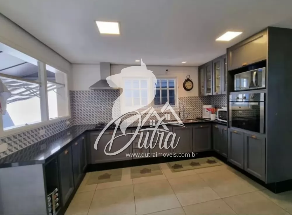 Padrão Real Parque 298m² 03 Dormitórios 02 Suítes 3 Vagas