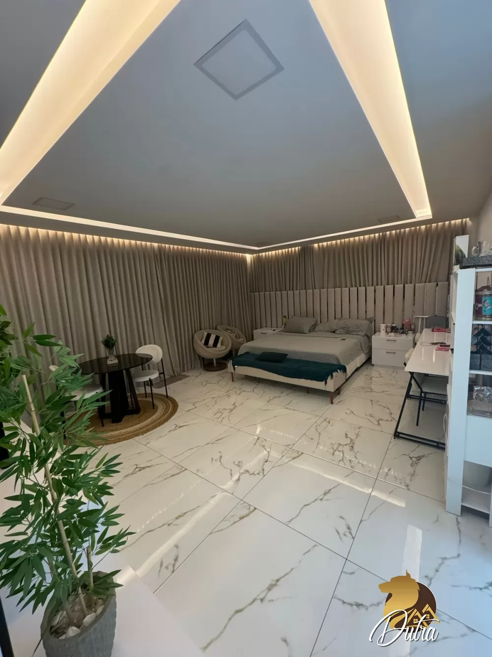 Padrão Cidade Ademar 540m² 06 Dormitórios 04 Suítes 4 Vagas