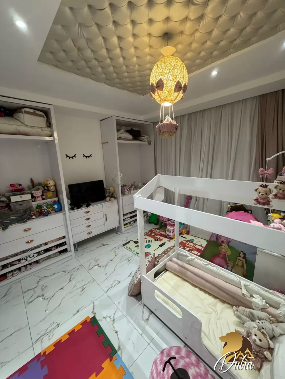 Padrão Cidade Ademar 540m² 06 Dormitórios 04 Suítes 4 Vagas