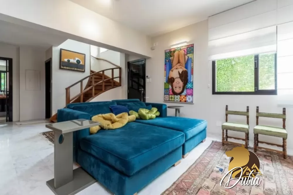 Padrão Jardim Europa 300m² 03 Dormitórios 03 Suítes 3 Vagas