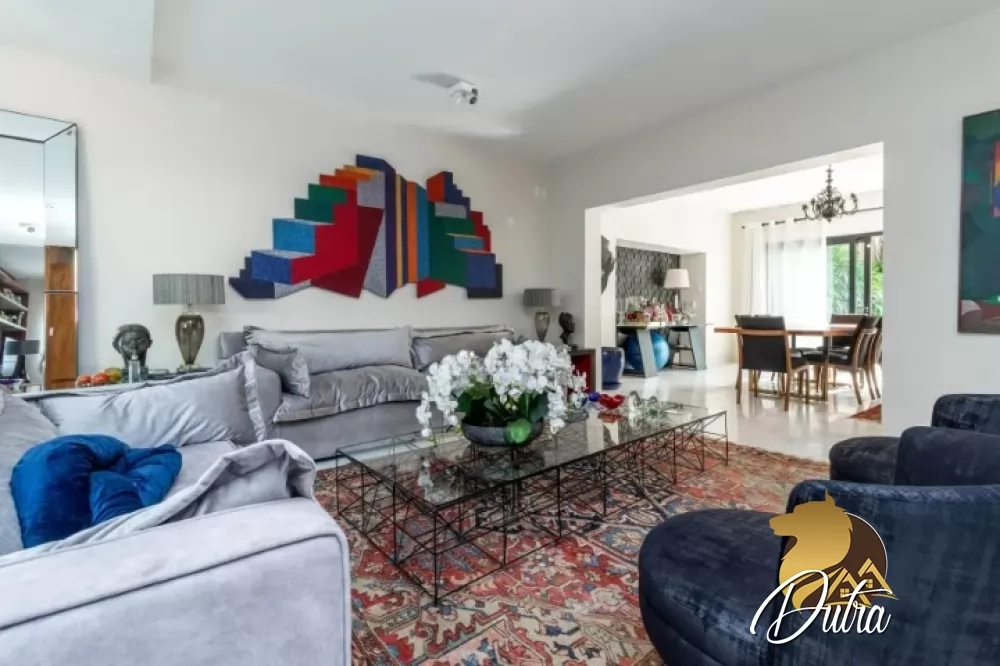 Padrão Jardim Europa 300m² 03 Dormitórios 03 Suítes 3 Vagas