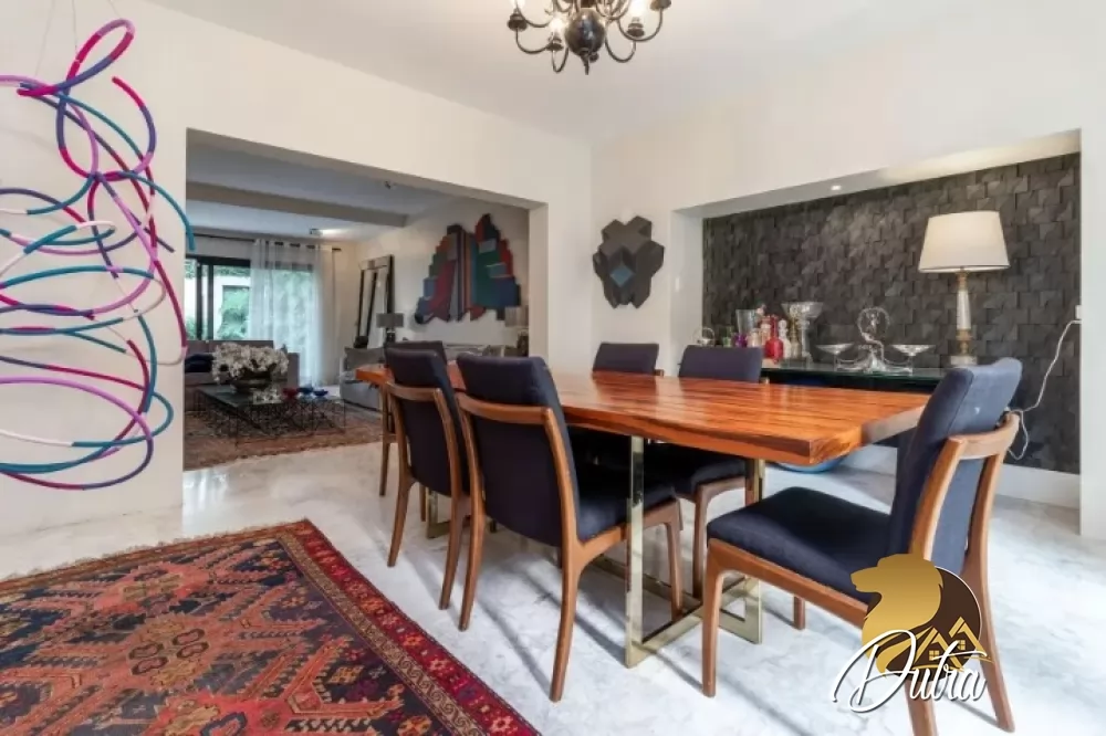 Padrão Jardim Europa 300m² 03 Dormitórios 03 Suítes 3 Vagas