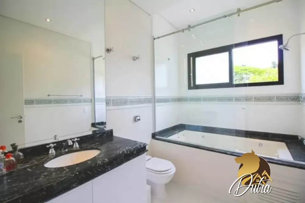 Padrão Jardim Europa 300m² 03 Dormitórios 03 Suítes 3 Vagas