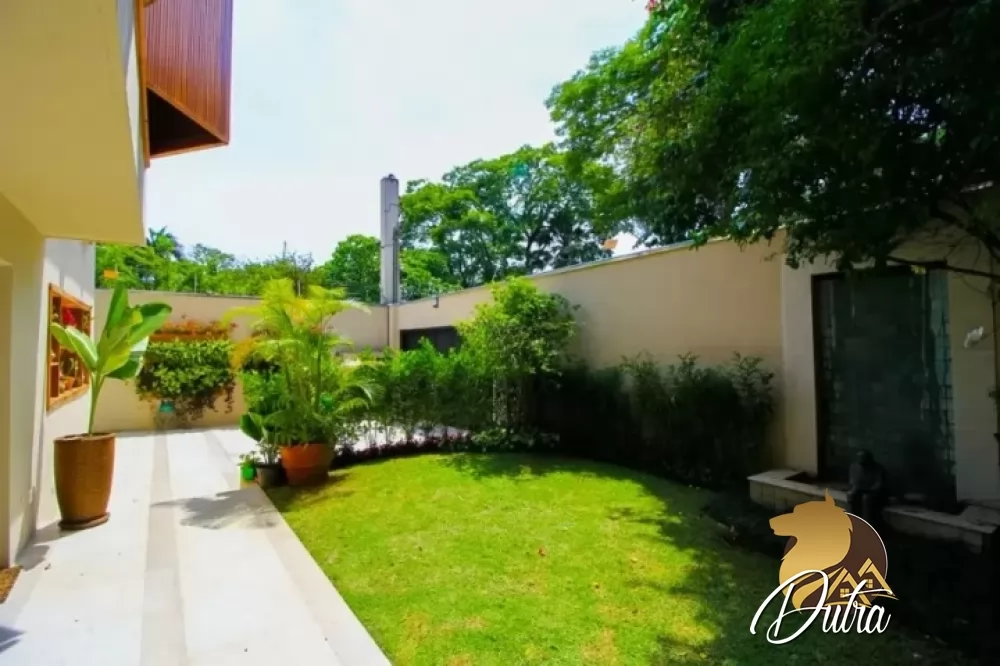 Padrão Jardim Europa 300m² 03 Dormitórios 03 Suítes 3 Vagas