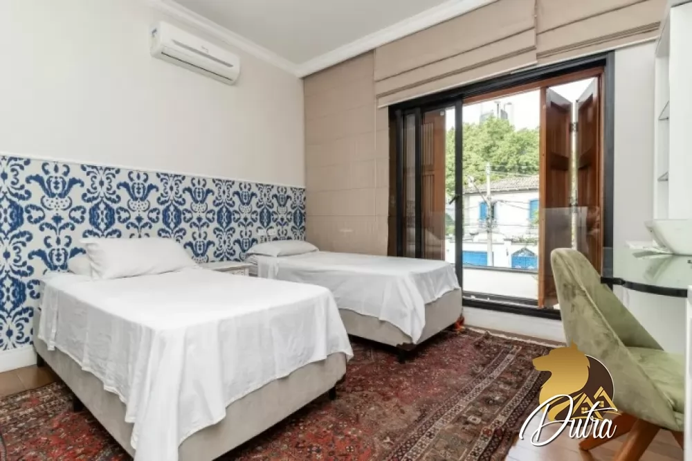 Padrão Jardim Europa 300m² 03 Dormitórios 03 Suítes 3 Vagas