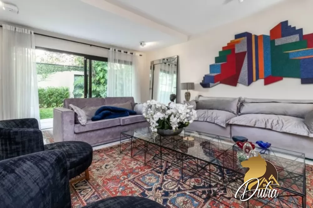 Padrão Jardim Europa 300m² 03 Dormitórios 03 Suítes 3 Vagas