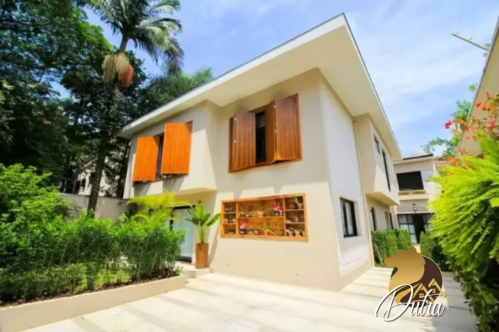 Padrão Jardim Europa 300m² 03 Dormitórios 03 Suítes 3 Vagas