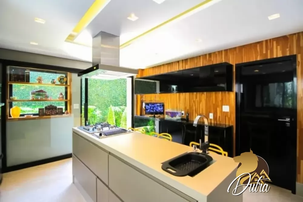 Padrão Jardim Europa 300m² 03 Dormitórios 03 Suítes 3 Vagas
