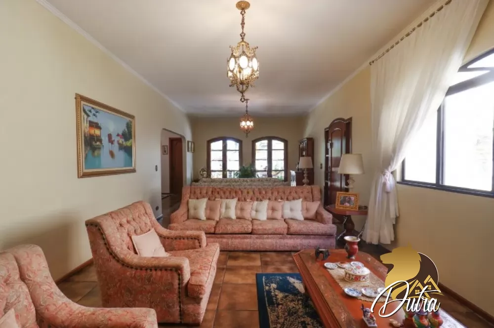 Padrão Jardim Morumbi 460m² 04 Dormitórios 02 Suítes 4 Vagas