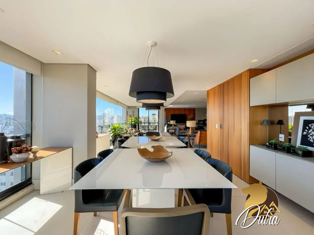 Edifício Araguari 561 Vila Uberabinha 358m² 04 Dormitórios 04 Suítes 4 Vagas