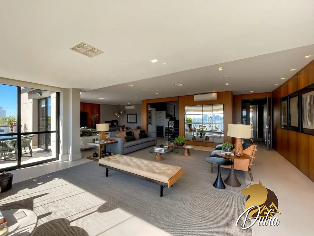 Edifício Araguari 561 Vila Uberabinha 358m² 04 Dormitórios 04 Suítes 4 Vagas
