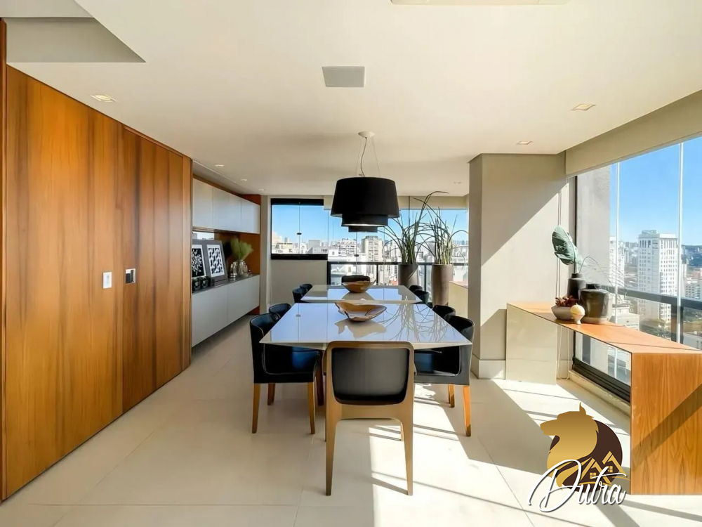Edifício Araguari 561 Vila Uberabinha 358m² 04 Dormitórios 04 Suítes 4 Vagas