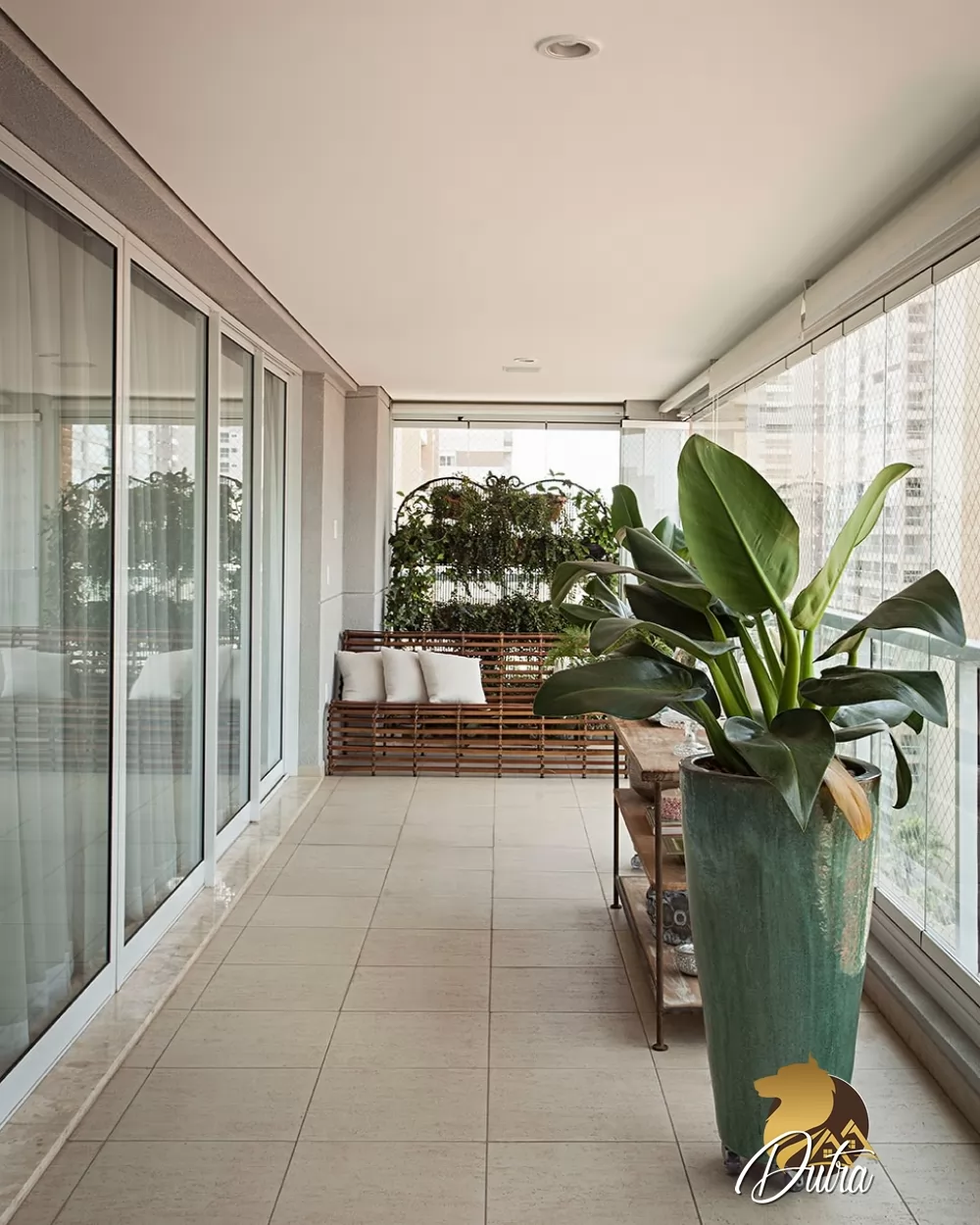 Particolare Campo Belo Campo Belo 383m² 03 Dormitórios 03 Suítes 5 Vagas