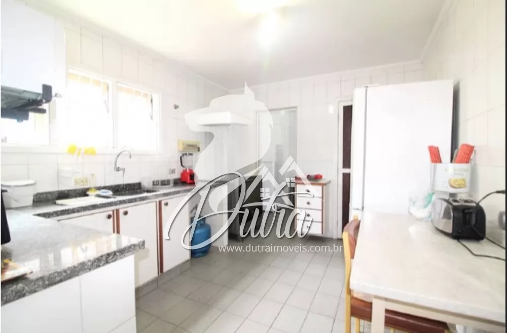 Padrão Cidade Jardim 296m² 03 Dormitórios 02 Suítes 3 Vagas