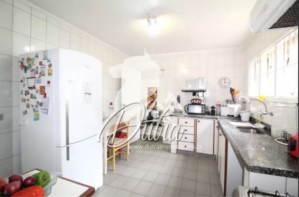 Padrão Cidade Jardim 296m² 03 Dormitórios 02 Suítes 3 Vagas