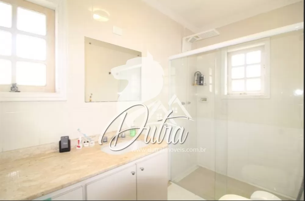 Padrão Cidade Jardim 296m² 03 Dormitórios 02 Suítes 3 Vagas