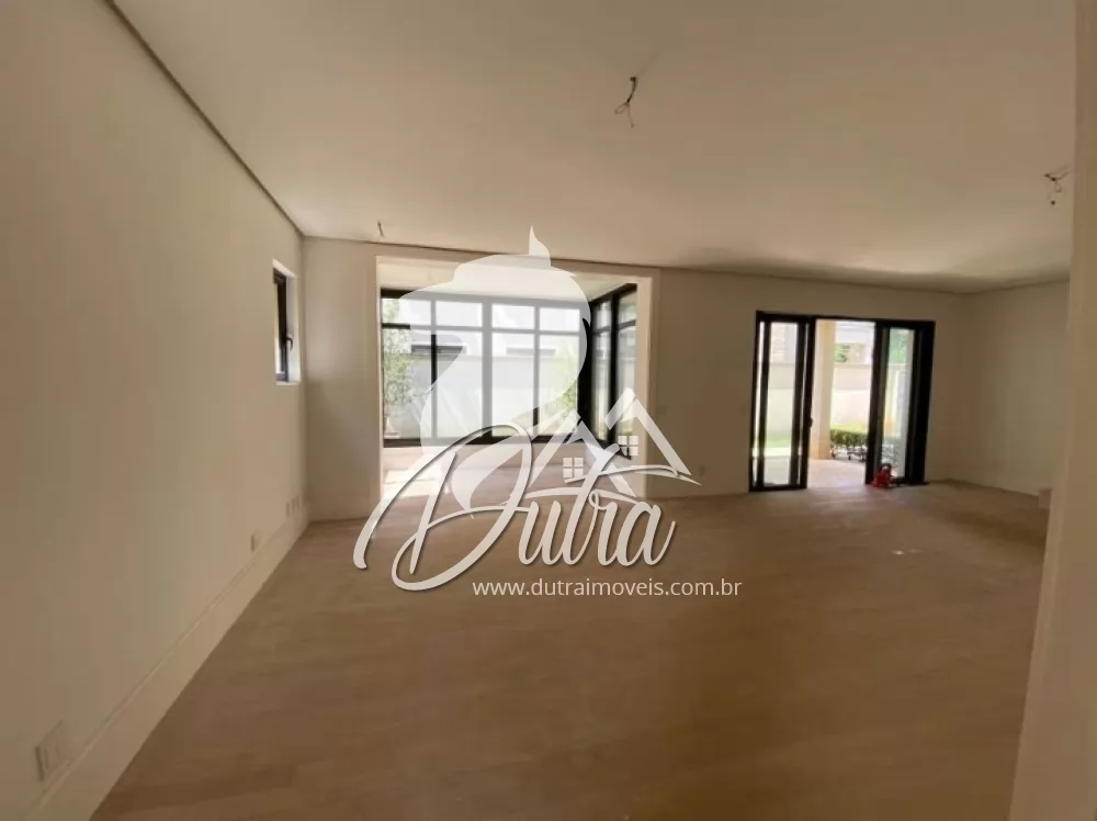 Casa de Condomínio Jardim Morumbi 435m² 04 Dormitórios 04 Suítes 3 Vagas