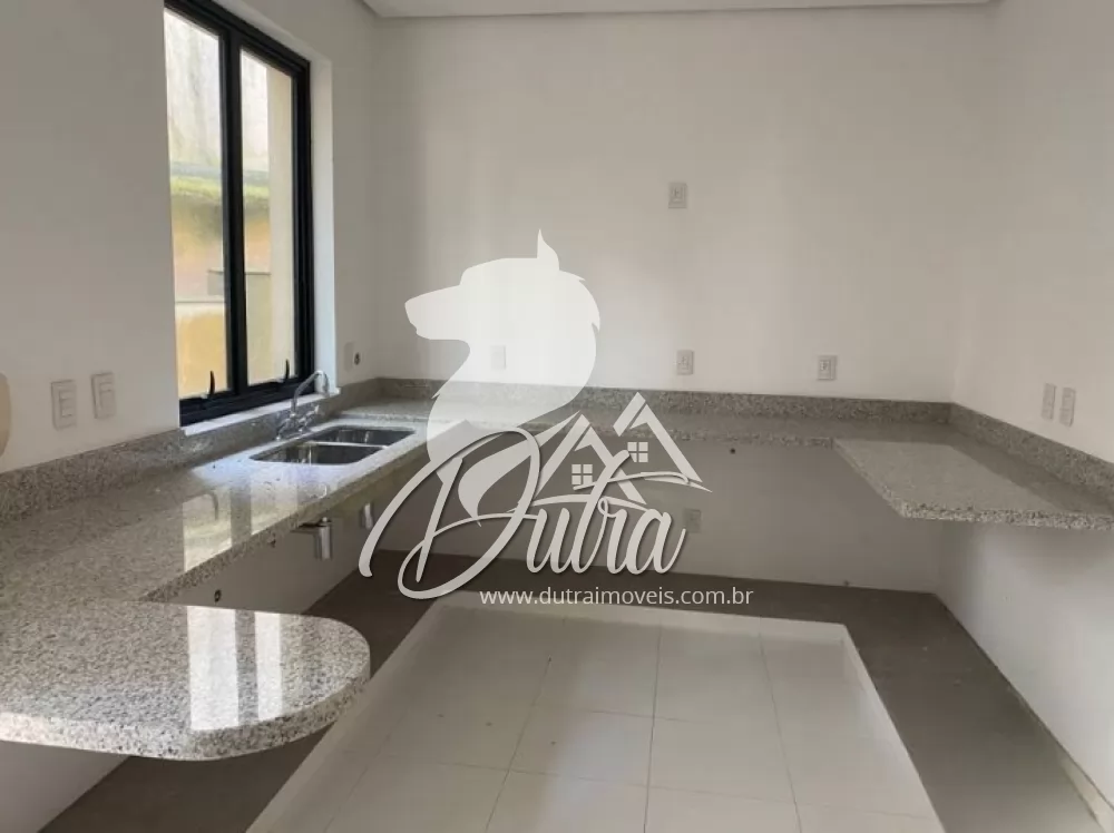 Casa de Condomínio Jardim Morumbi 435m² 04 Dormitórios 04 Suítes 3 Vagas