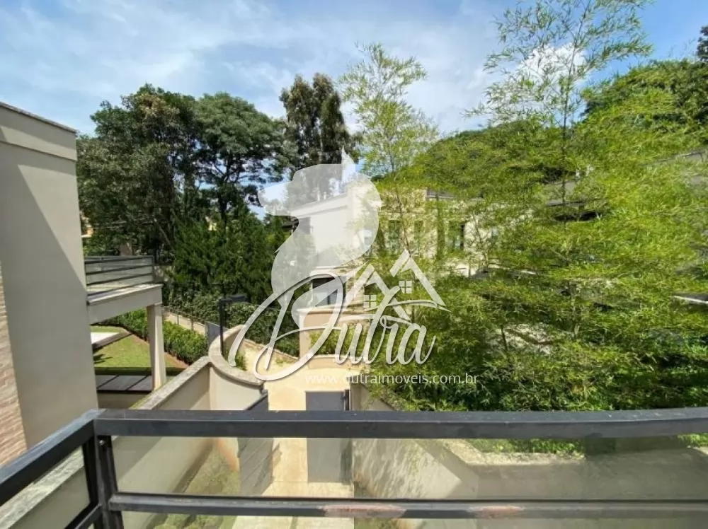 Casa de Condomínio Jardim Morumbi 435m² 04 Dormitórios 04 Suítes 3 Vagas