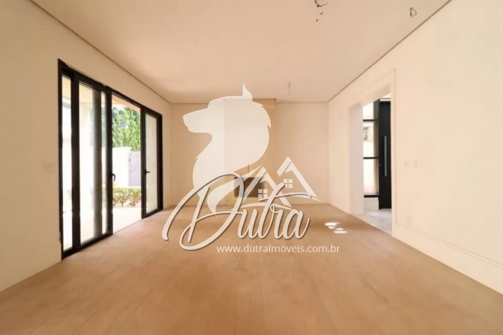 Casa de Condomínio Jardim Morumbi 435m² 04 Dormitórios 04 Suítes 3 Vagas