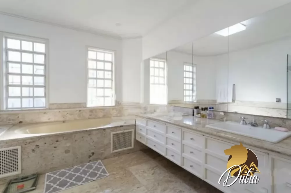 Padrão Jardim Europa 620m² 04 Dormitórios 04 Suítes 4 Vagas