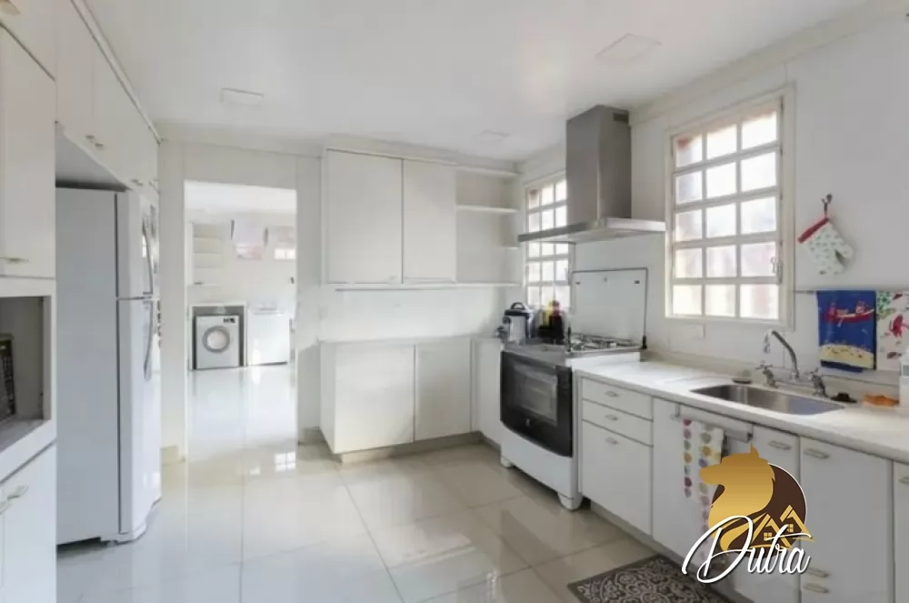 Padrão Jardim Europa 620m² 04 Dormitórios 04 Suítes 4 Vagas