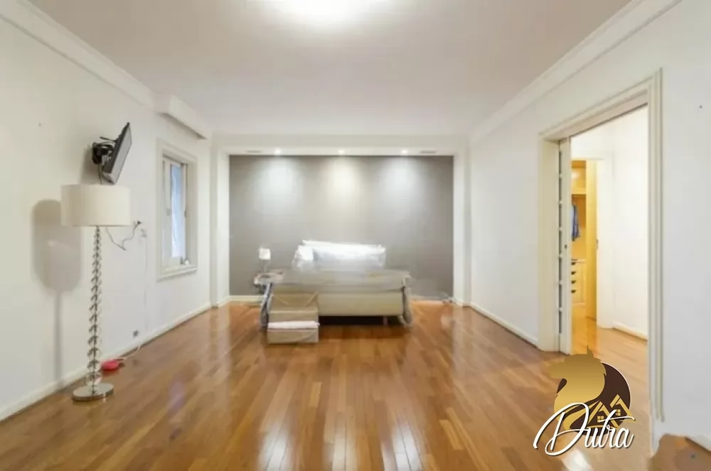 Padrão Jardim Europa 620m² 04 Dormitórios 04 Suítes 4 Vagas