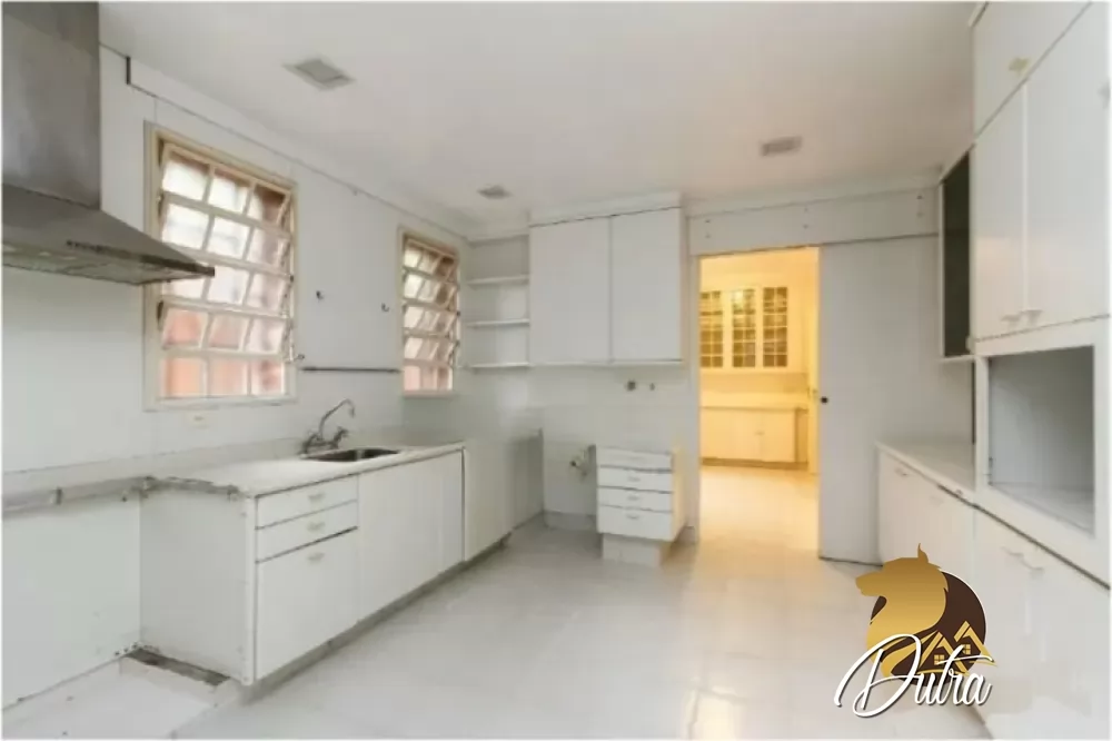 Padrão Jardim Europa 620m² 04 Dormitórios 04 Suítes 4 Vagas