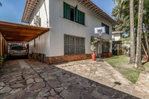 Padrão Jardim Europa 400m² 04 Dormitórios 02 Suítes 3 Vagas