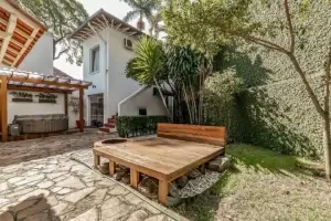 Padrão Jardim Europa 400m² 04 Dormitórios 02 Suítes 3 Vagas