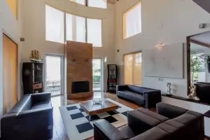 Alpha 10 Alphaville 1600m² 07 Dormitórios 05 Suítes 6 Vagas