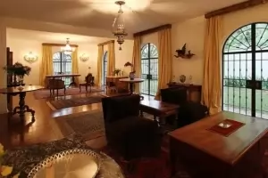 Padrão Jardim América 600m² 05 Dormitórios 01 Suítes 7 Vagas