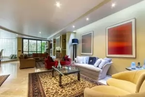 Padrão Jardim Europa 356m² 04 Dormitórios 03 Suítes 2 Vagas