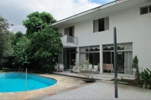 Padrão Jardim Paulista 580m² 05 Dormitórios 04 Suítes 10 Vagas