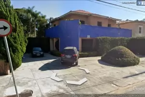 Casa Comercial Jardim América 734m² 06 Dormitórios 02 Suítes 6 Vagas